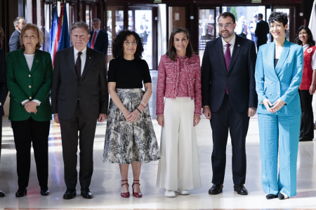 LA REINA LETIZIA REPITE ZAPATILLAS DE DEPORTE DURANTE EL ACTO CONMEMORATIVO DEL DIA MUNDIAL DE LA CRUZ ROJA EN ASTURIAS