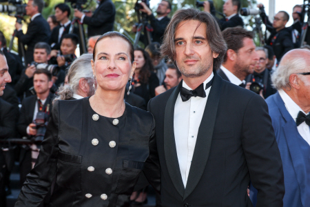 DIMITRI RASSAM REAPARECE EN CANNES Y JUNTO A SU MADRE TRAS ROMPER CON CARLOTA CASIRAGHI