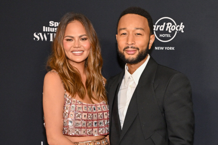 JOHN LEGEND Y CHRISSY TEIGEN LANZAMIENTO DEL 60º ANIVERSARIO DE LA REVISTA SPORTS ILLUSTRATED SWIMSUIT ISSUE