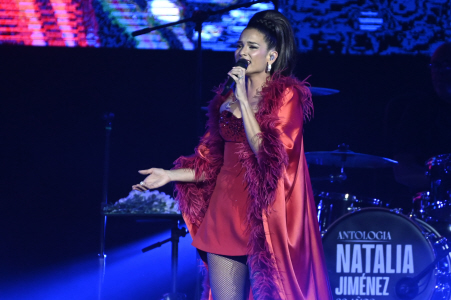 LA CANTANTE NATALIA JIMENEZ EN SU TOUR ''ANTOLOGIA 20 AÑOS'' ACTUA EN MEXICO