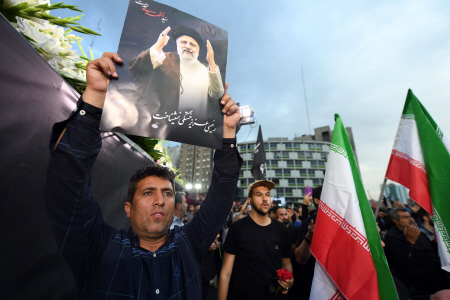 LOS IRANIES LLORAN LA MUERTE DE SU PRESIDENTE EBRAHIM RAISI EN ACCIDENTE DE HELICOPTERO