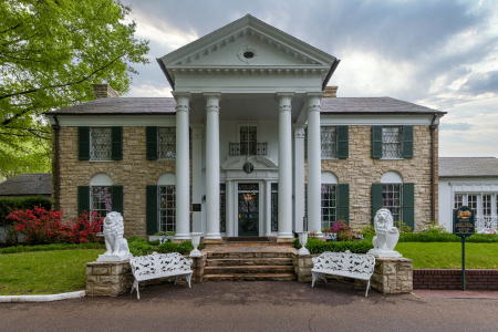 SUSPENDIDA LA SUBASTA DE GRACELAND, LA MANSION DE ELVIS PRESLEY TRAS LA DENUNCIA DE SU NIETA POR POSIBLE FRAUDE