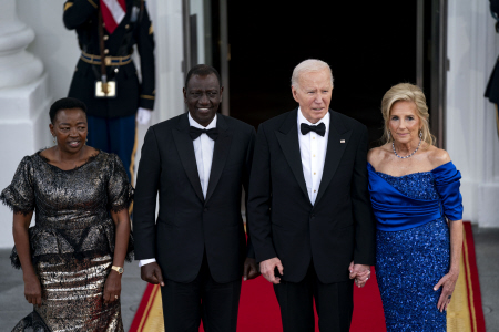 JOE BIDEN ORGANIZA CENA DE GALA EN HONOR AL PRESIDENTE DE KENIA