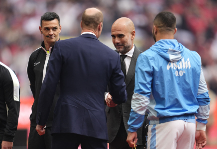 EL PRINCIPE GUILLERMO NO SE PIERDE EL PARTIDO ENTRE EL MANCHESTER CITY Y UNITED EN LA FINAL DE COPA DE INGLATERRA