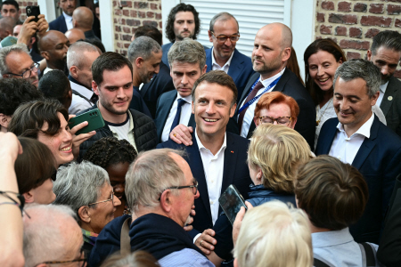 EL PRESIDENTE FRANCÉS EMMANUEL MACRONVISITA A  LOS VECINOS DE TOURCOING, AL NORTE DE FRANCIA