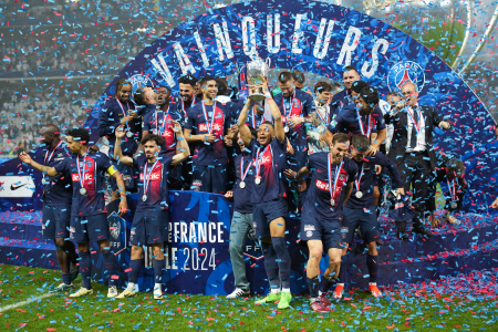 PARIS SAINT GERMAIN SE HACE CON LA VICCTORIA EN LA FINAL DE LA COPA DE FRANCIA CONTRA EL OLYMPIQUE DE LYON 