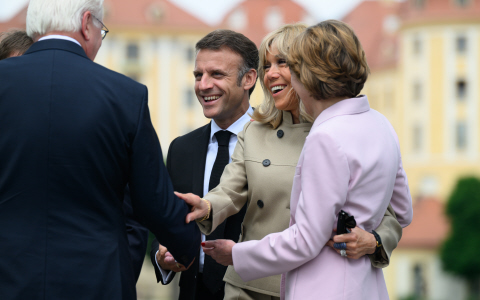 FRANK-WALTER STEINMEIER, ELKE BÜDENBENDER MICHAEL KRETSCHMER, ANNETT HOFMANN EMMANUEL MACRON Y BRIGITTE MACRON VISITAN EL PALACIO DE MORITZBURG