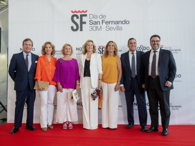 ASI HA SIDO EL PHOTOCALL DE LA ENTREGA DE LOS PREMIOS HONORÍFICOS DE LOS HIJOS ADOPTIVOS DE SEVILLA